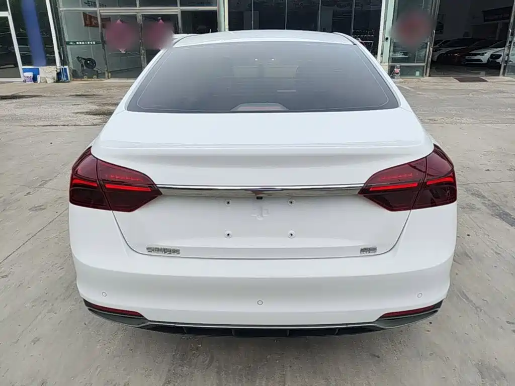 Фото 4 - Geely Emgrand
