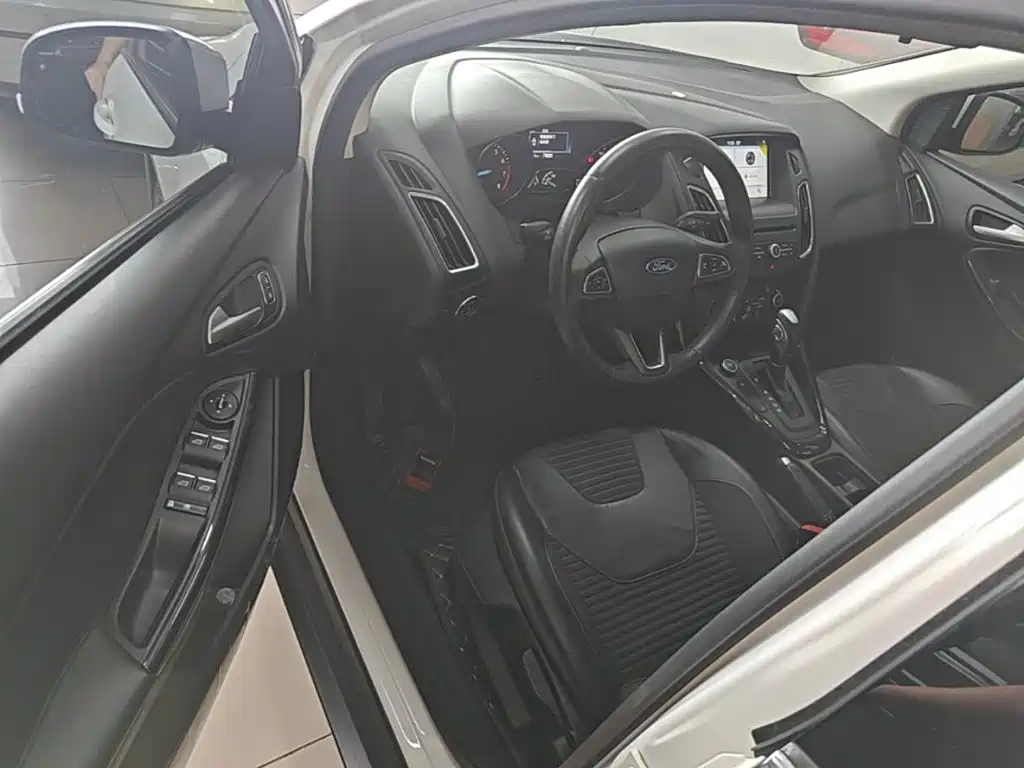 Ford Focus 2018 2018 Sedan Classic EcoBoost 180 Automatic Elite