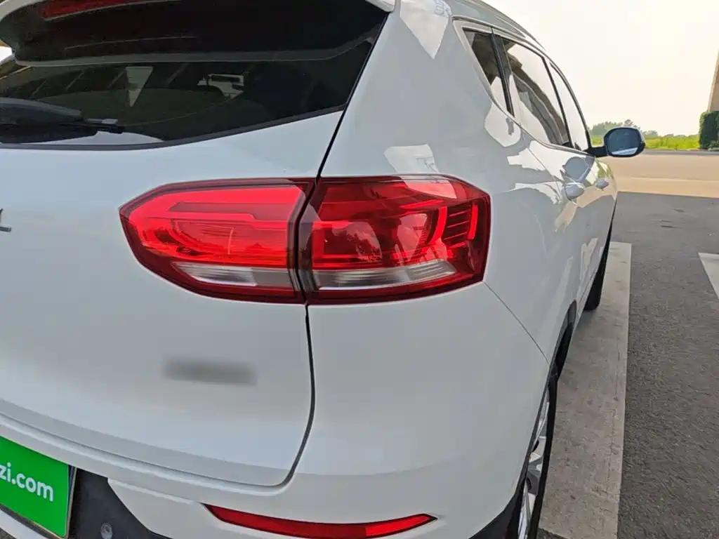 Фото 8 - Haval H6