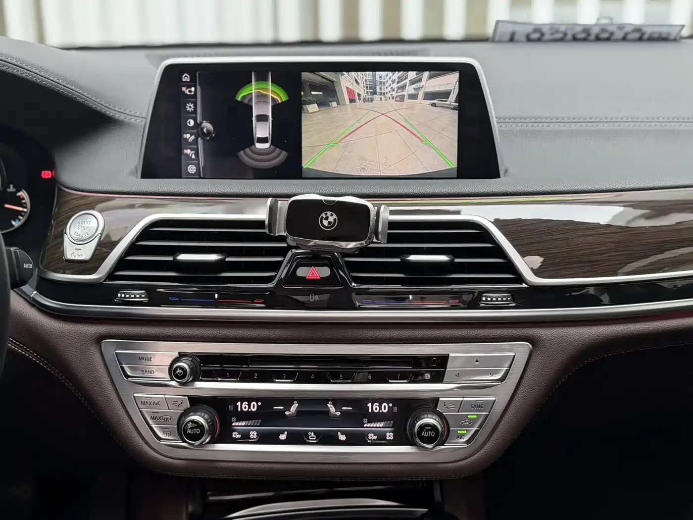 BMW 7 Series 2016 730Li Luxury фото 10
