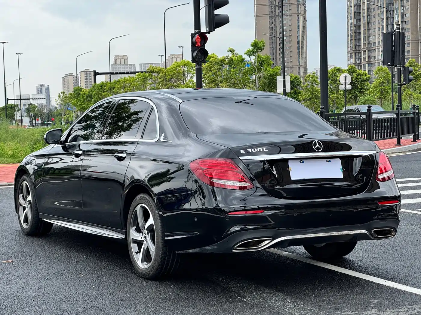 صورة 10 - Mercedes-Benz E-Class