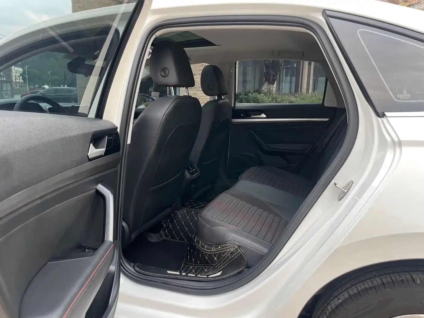 Volkswagen Lavida 2023 280TSI DSG Starlight Comfort Edition фото 5