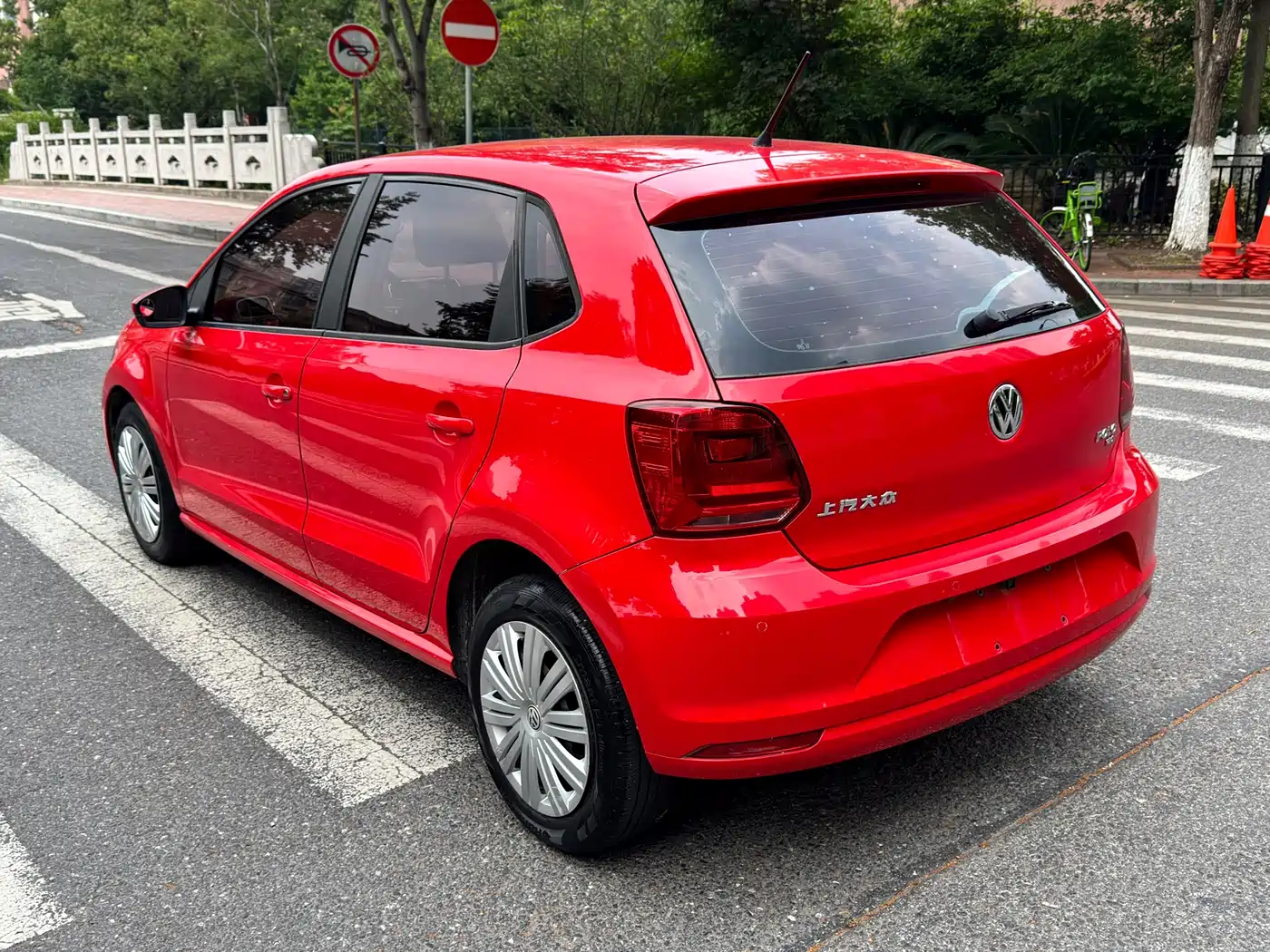 Volkswagen Polo 2016 1.6L Automatic Comfort фото 6