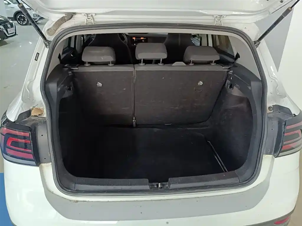 VOLKSWAGEN TU KAI