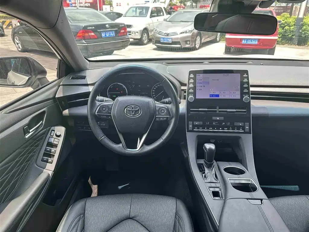 Toyota Avalon 2019 Hybrid 2.5L XLE Premium Edition China VI фото 16