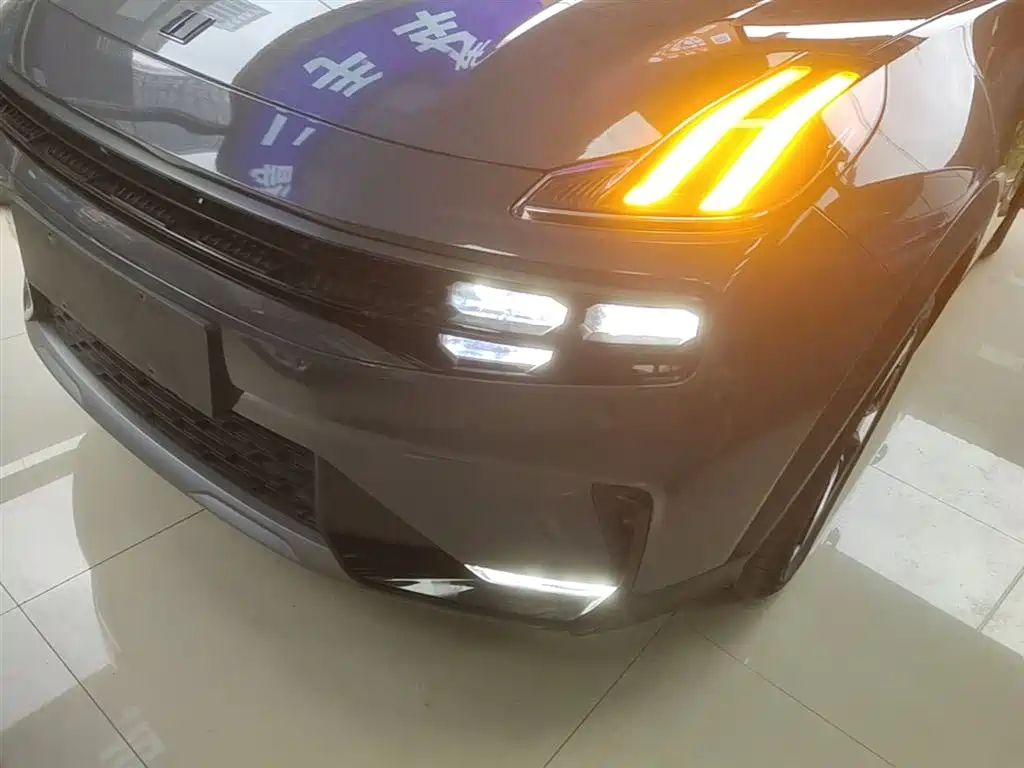 Lynk & Co 06 EM-P 2020 PHEV Plus фото 18