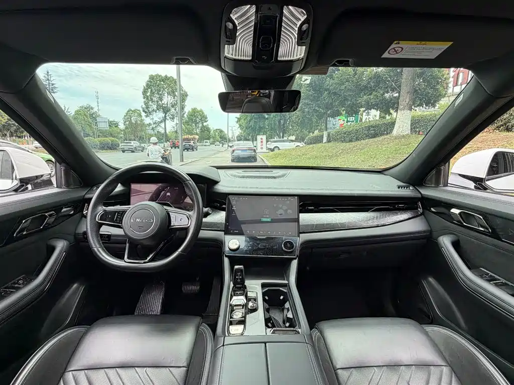 Lynk & Co 09 EM-P 2021 2.0T PHEV Pro 6-Seater фото 11