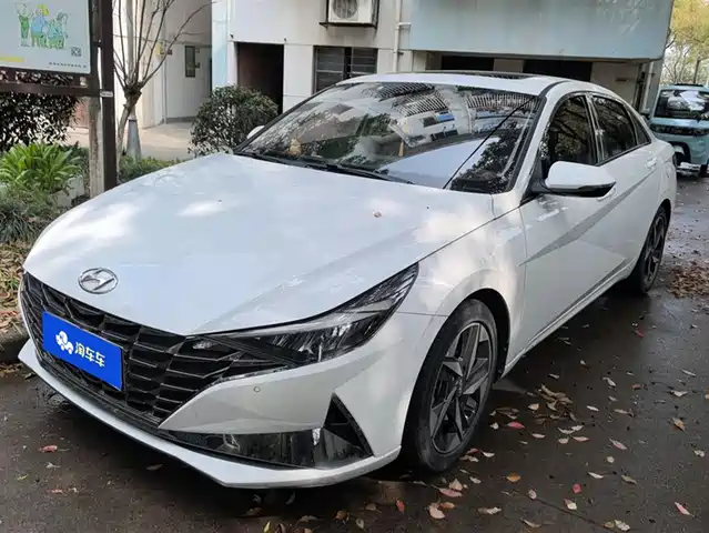 HYUNDAI ELANTRA