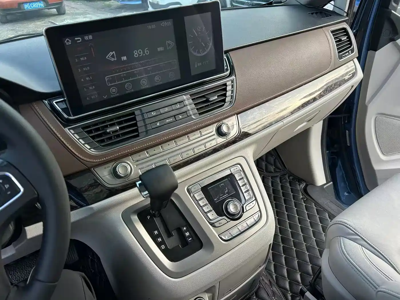SAIC Maxus Maxus G10 2016 2.0T Automatic Flagship фото 12
