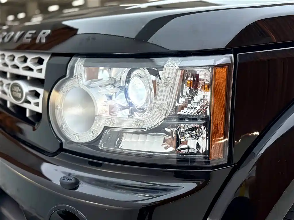 Land Rover Discovery 2015 3.0 SDV6 HSE Diesel фото 19