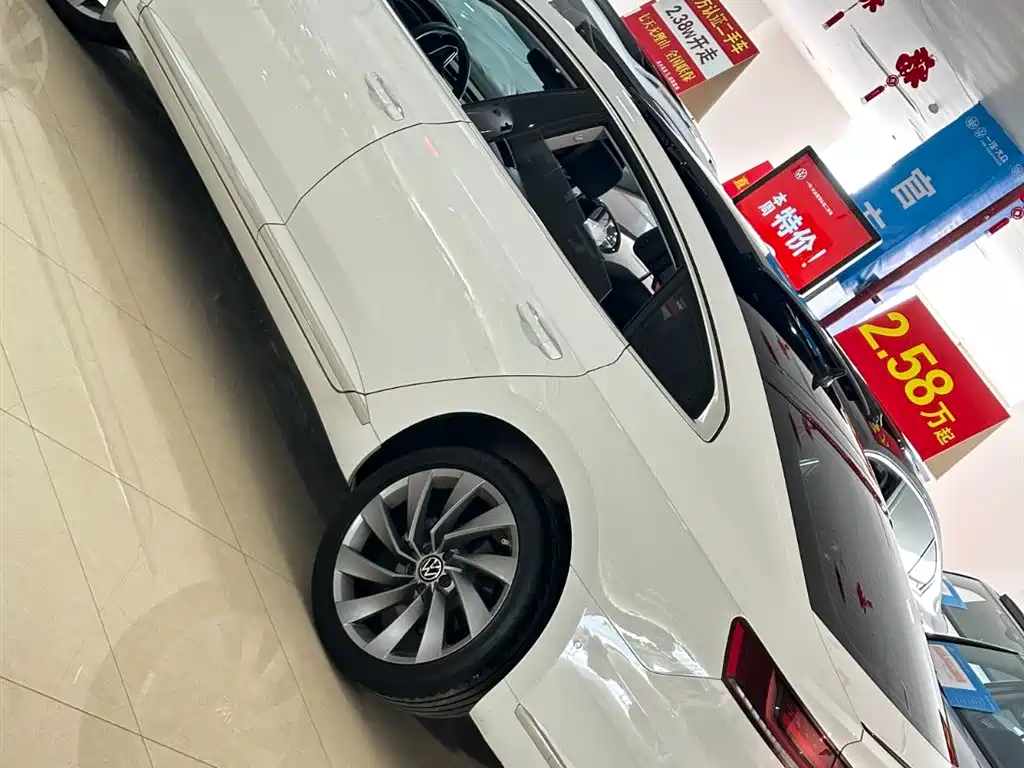 Volkswagen FAW-Volkswagen CC 2023 380TSI Eye-catching Edition фото 23