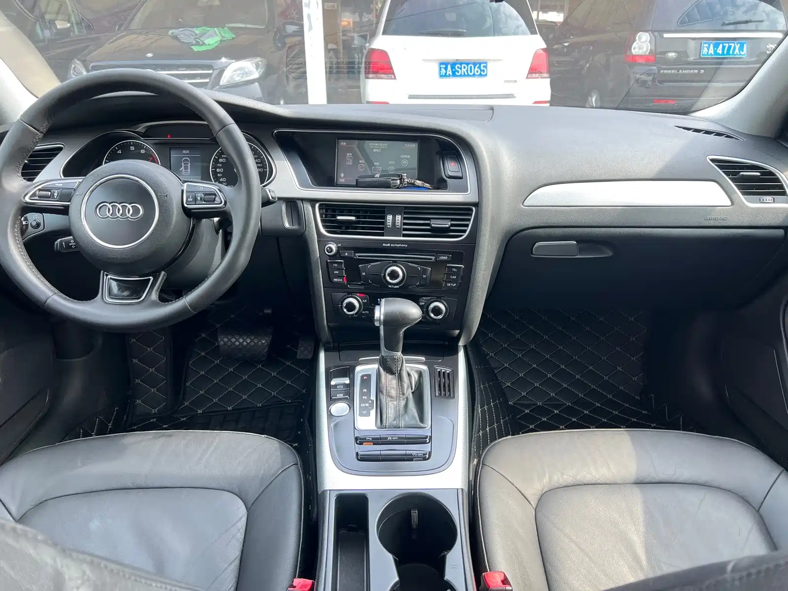Фото 15 - Audi A4L