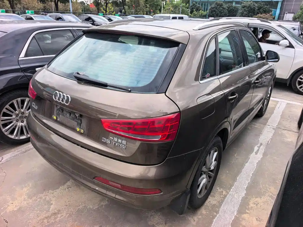 Photo 6 - Audi Q3