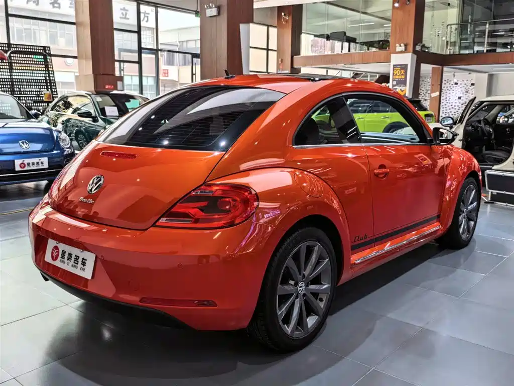 Volkswagen Beetle 2016 Model 180TSI Club Edition фото 5