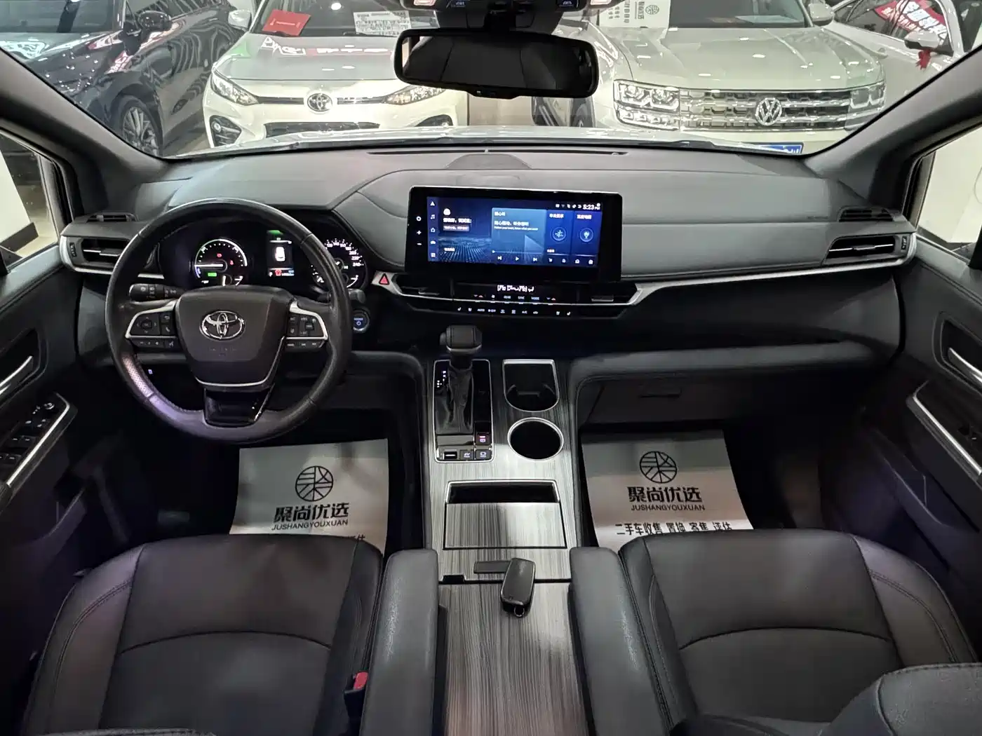 Toyota Sienna 2021 2.5L Hybrid Premium Edition фото 4