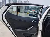 Photo 10 - Kia K5