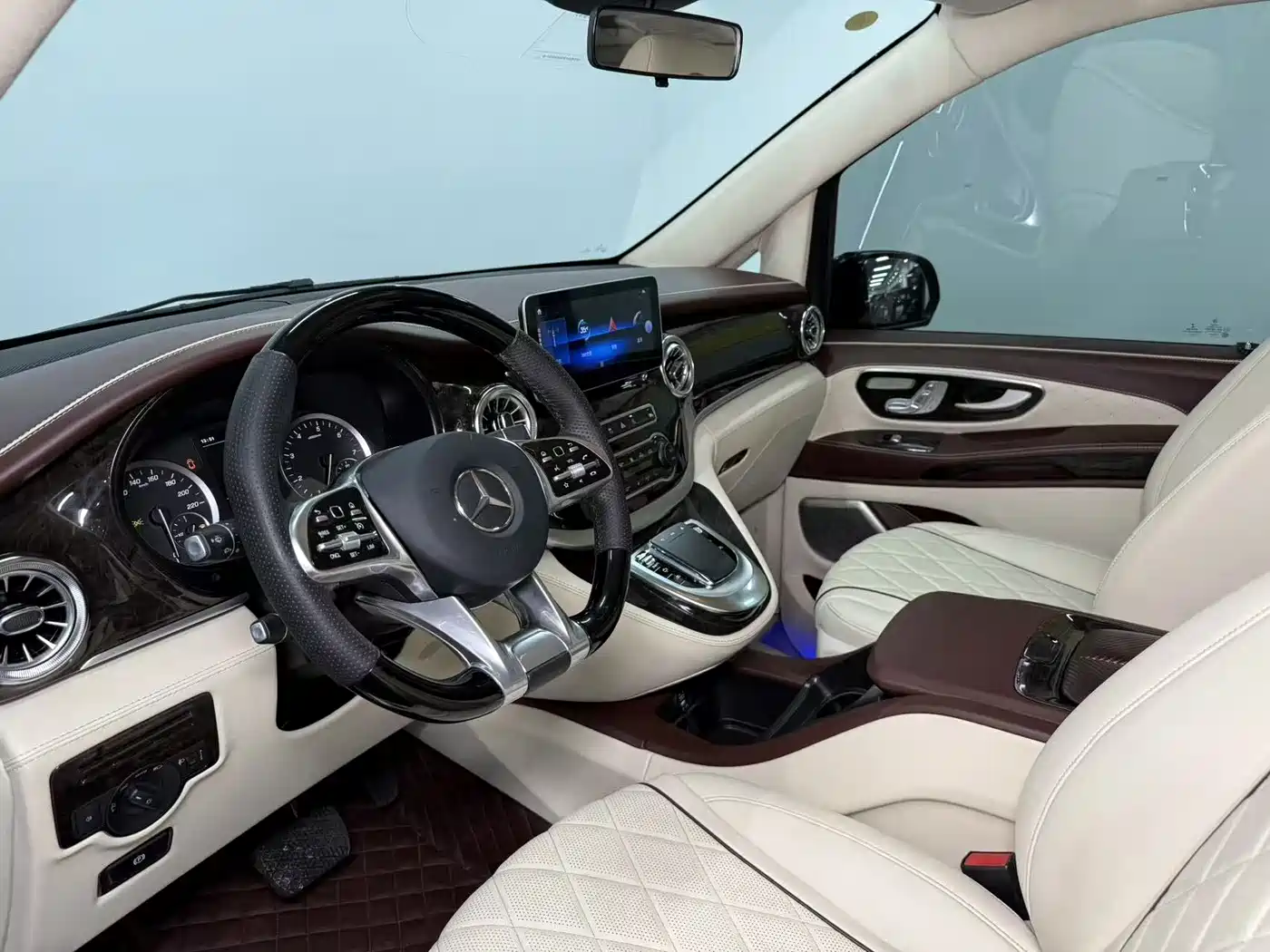 Mercedes-Benz Vito 2021 2.0T Elite 7-Seater фото 9