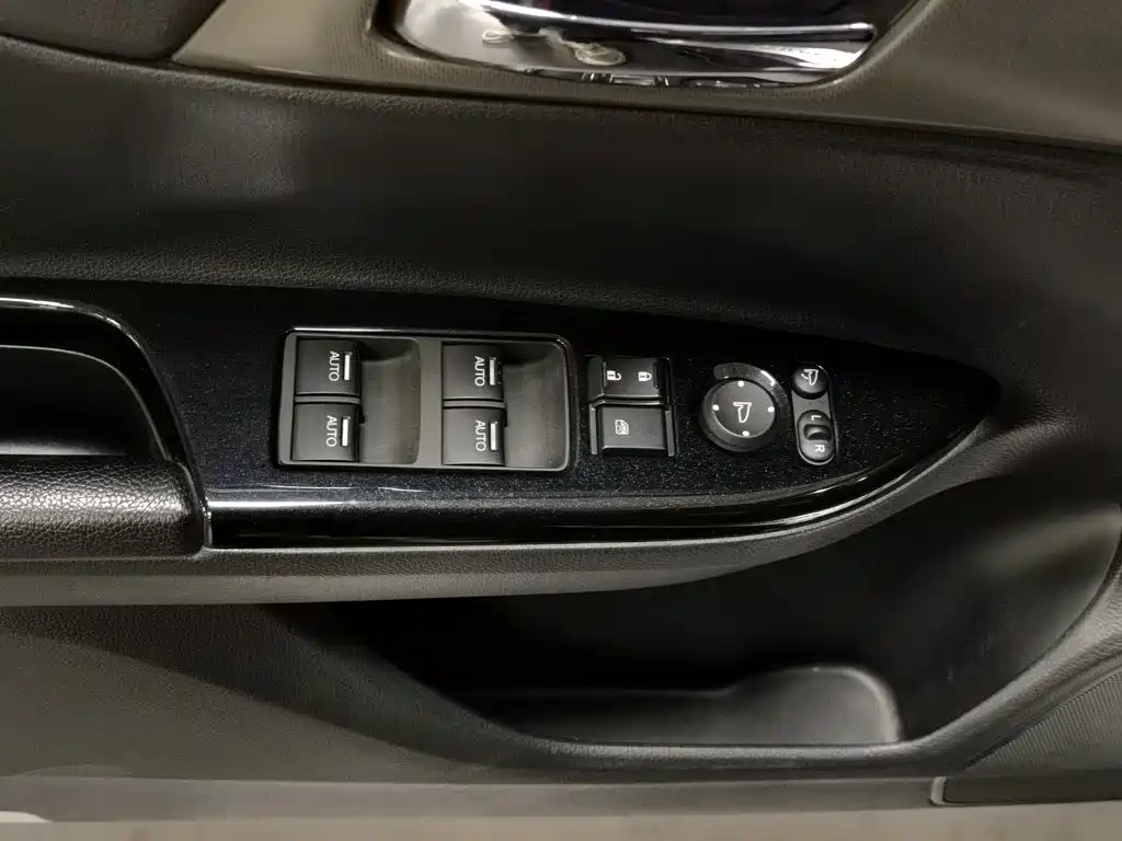 Фото 9 - Honda Accord