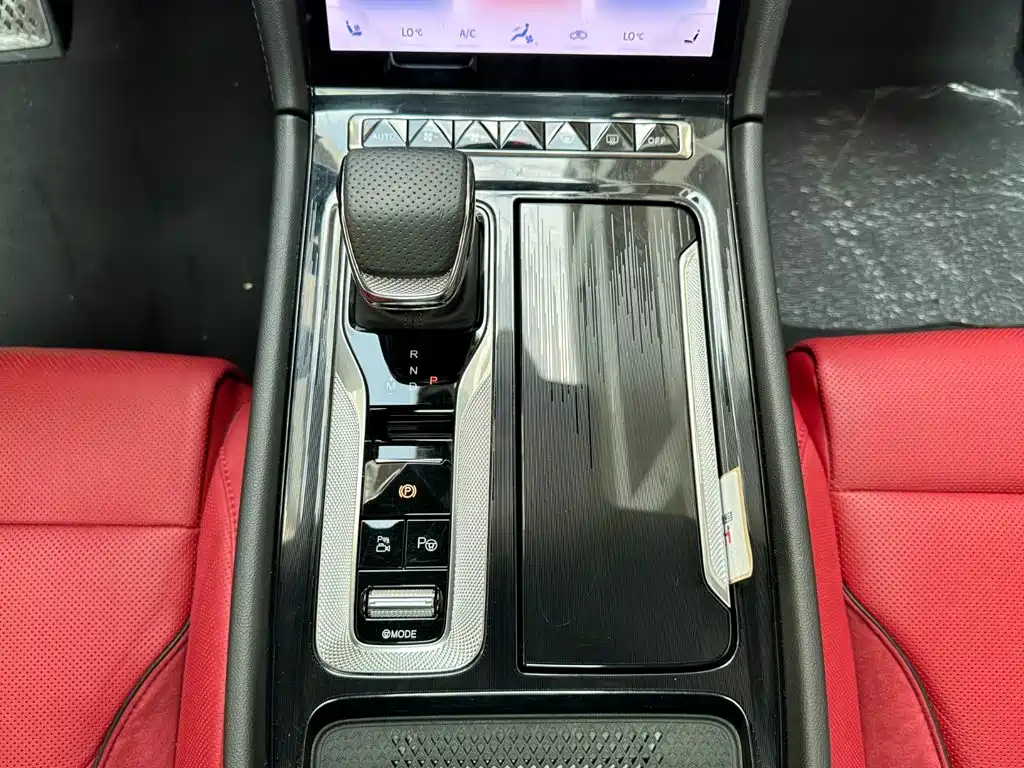 Photo 15 - Hongqi H6