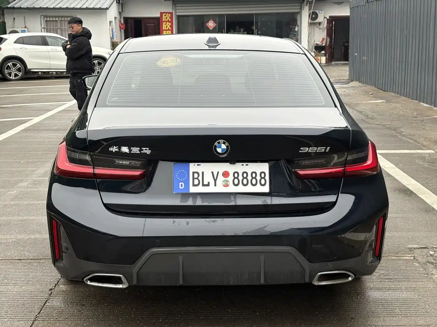 BMW 3 Series 2024 325i M Sport Shadowline Package фото 8