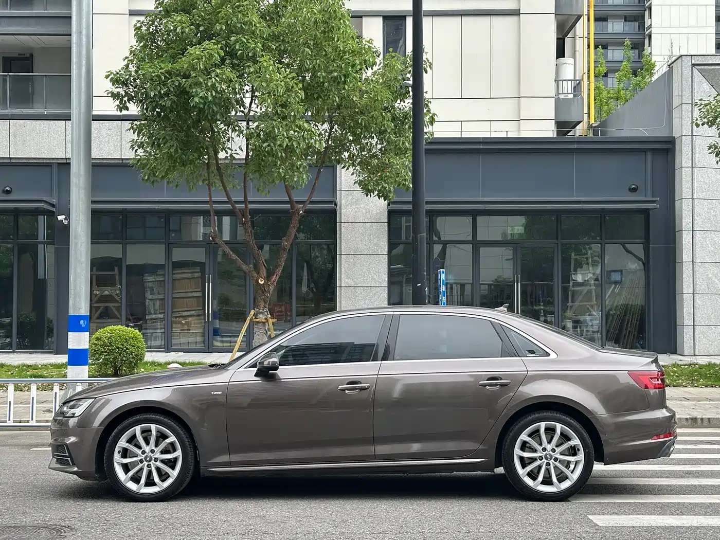 Audi A4L 2018 30th Anniversary 40 TFSI Fashion фото 4