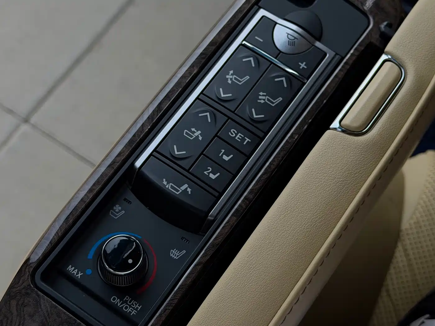 Toyota Vellfire 2021 Crown Hybrid 2.5L HV Premium Edition фото 15