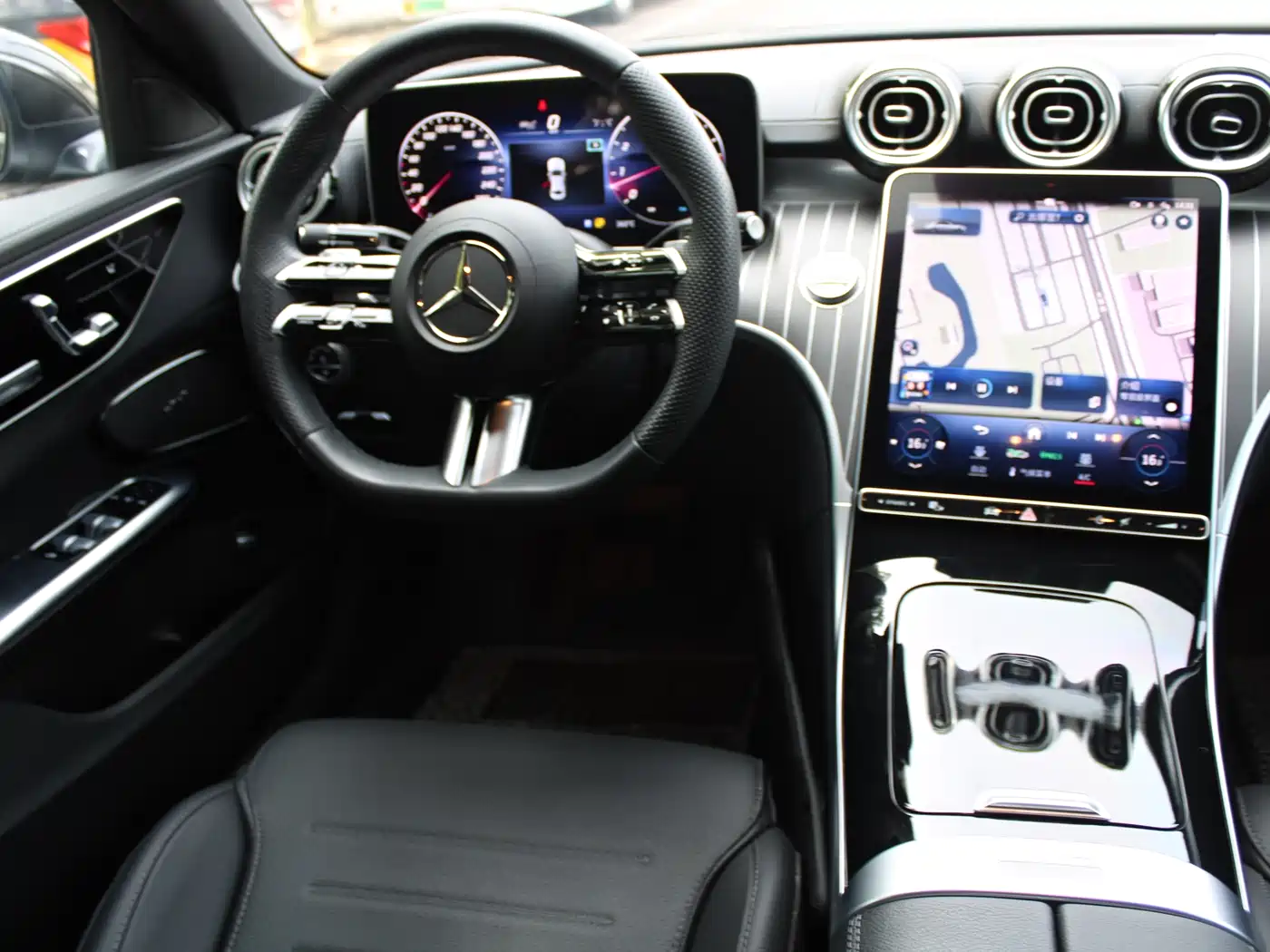 Mercedes-Benz C-Class 2024 Second Facelift C 260 L Sport фото 16