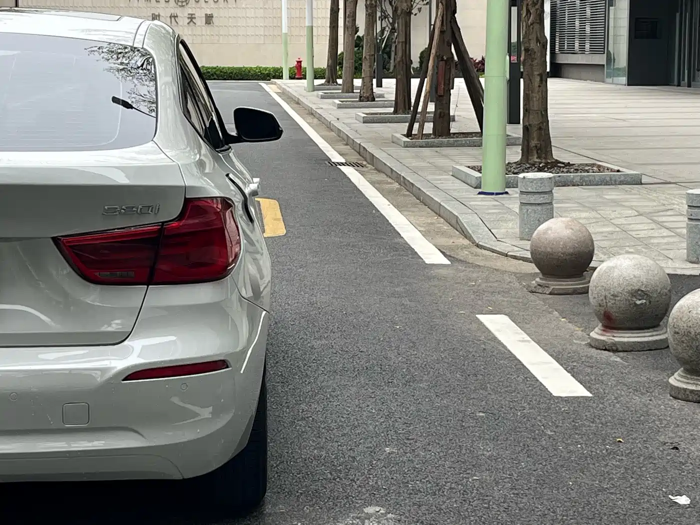BMW 3 Series GT 2019 320i Fashion Model фото 8