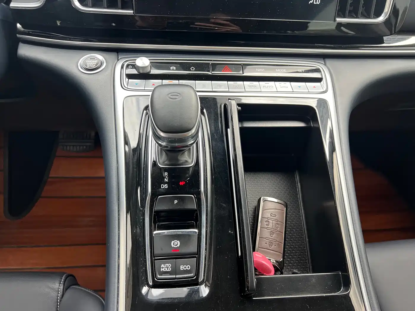 GAC Trumpchi Trumpchi M8 2021 Master Series 390T Noble Welfare Edition фото 8