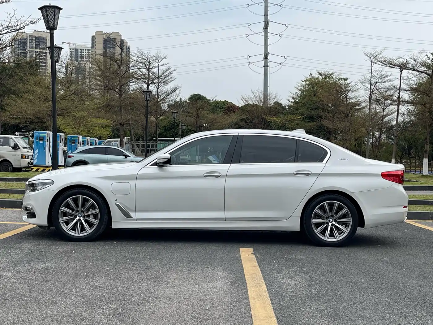 BMW 5 SERIES NEW ENERGY