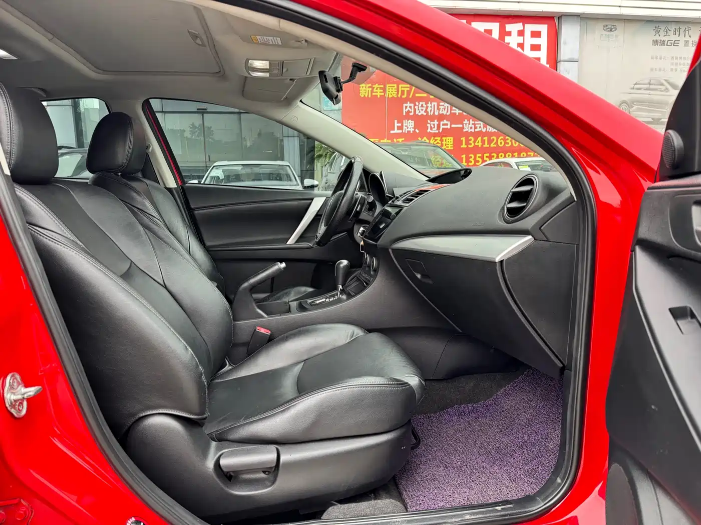Mazda Mazda3 Axela 2012 Hatchback 2.0L Automatic Luxury фото 7
