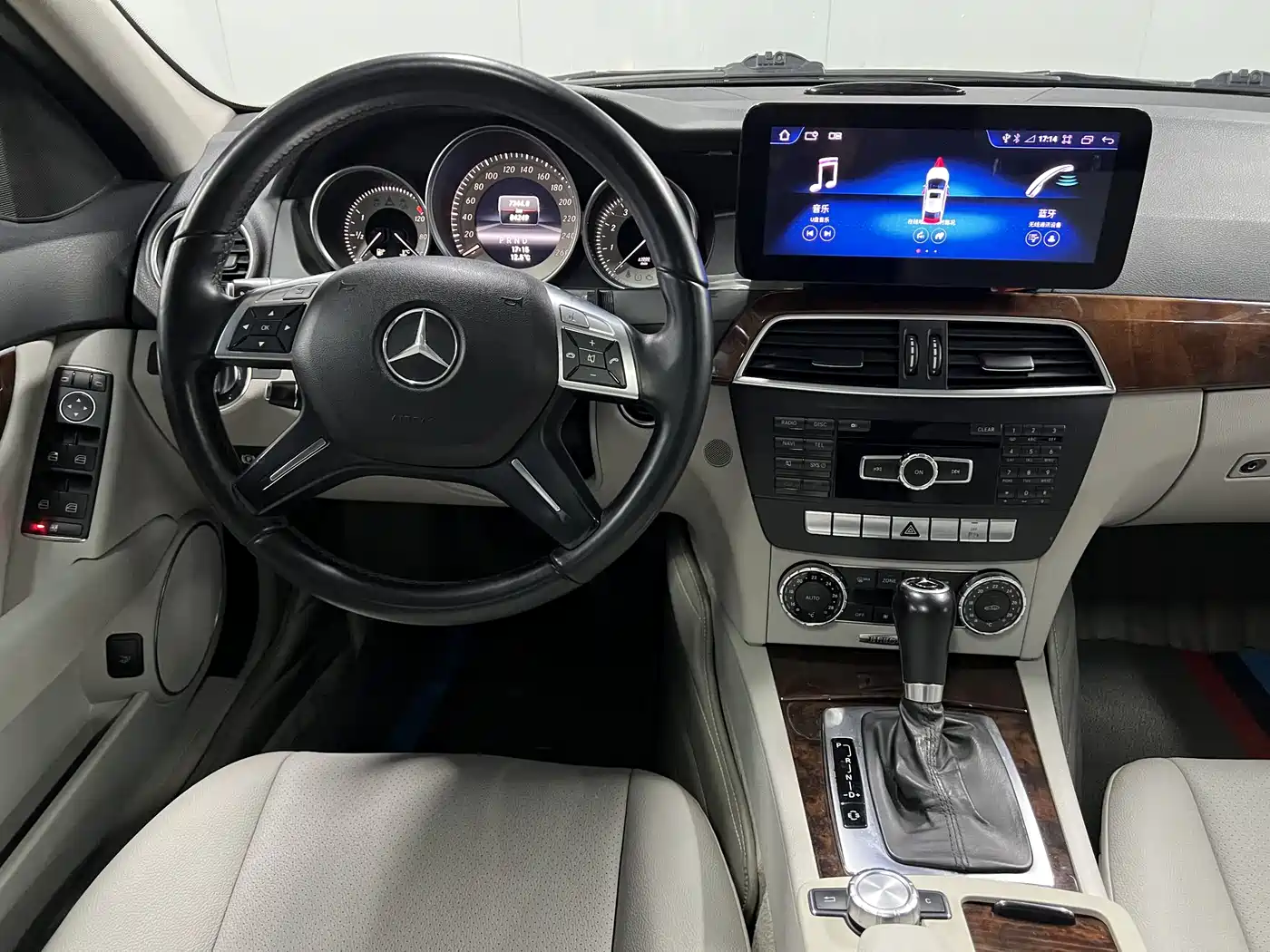 Mercedes-Benz C-Class 2013 C 260 CGI Fashion Edition фото 12
