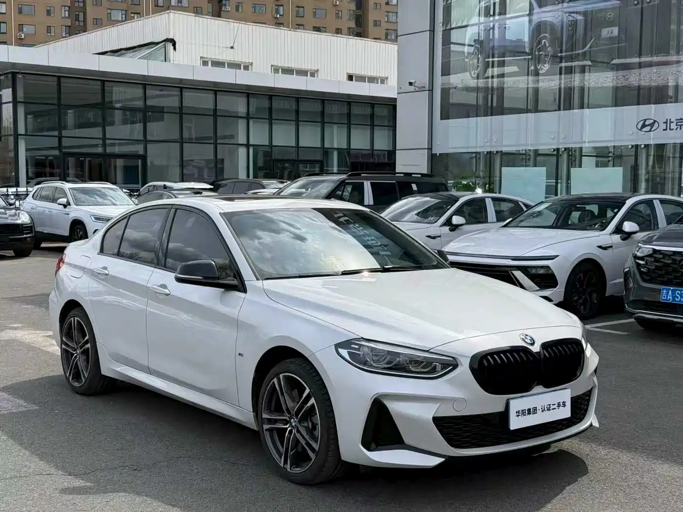 BMW 1 Series 2021 125i M Sport Black Night Edition фото 3