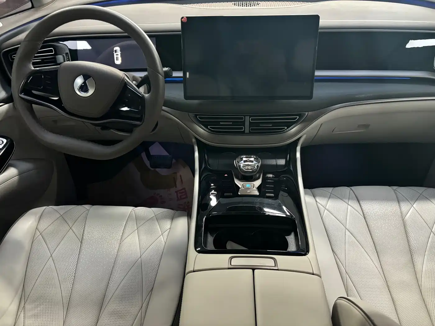 Denza D9 2022 DM-i 970 AWD Flagship фото 14