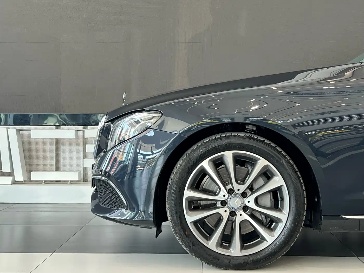 Mercedes-Benz E-Class 2016 E 300 L Fashion Type фото 4