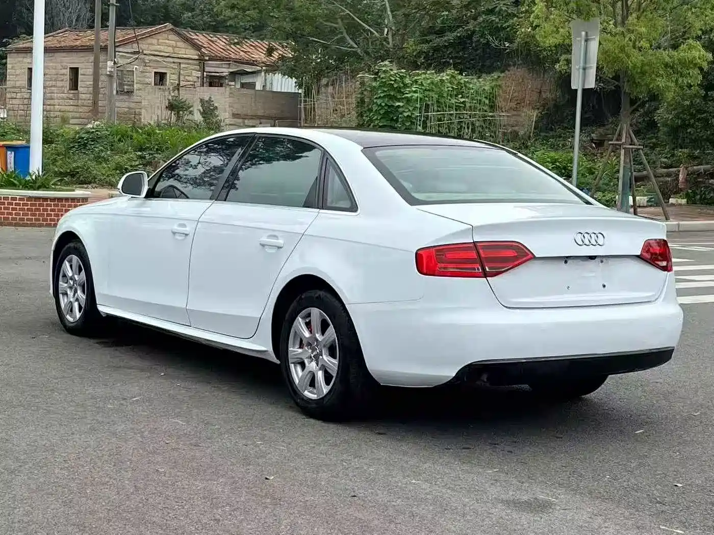 Audi A4L 2011 2.0 TFSI Standard фото 7