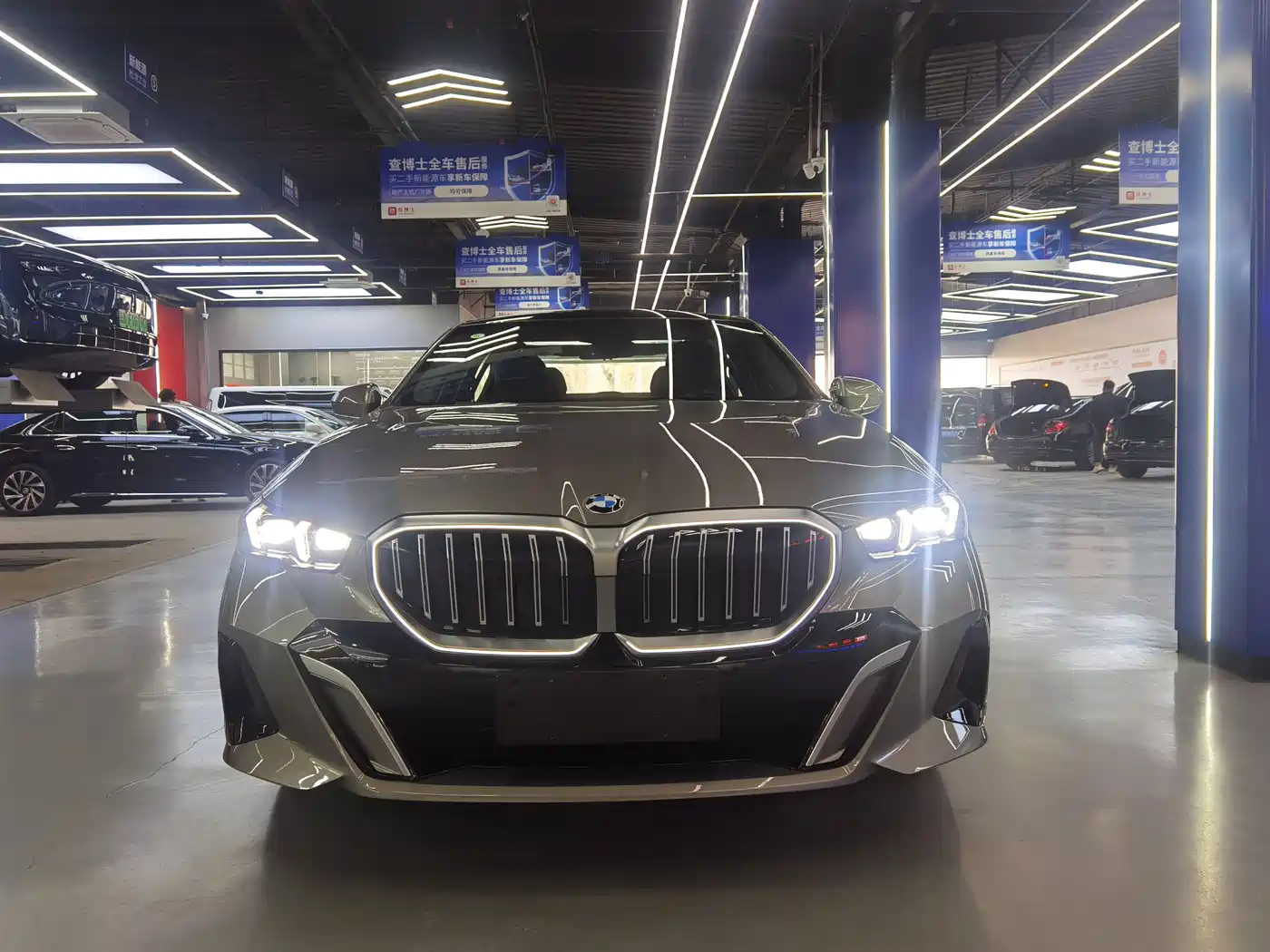 BMW 5 Series 2025 530Li Premium M Sport Package фото 2