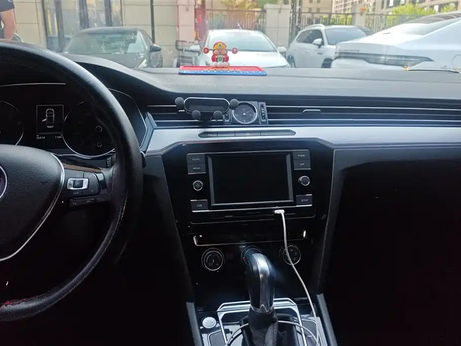 Volkswagen Magotan 2019 330TSI DSG Leading China V фото 13