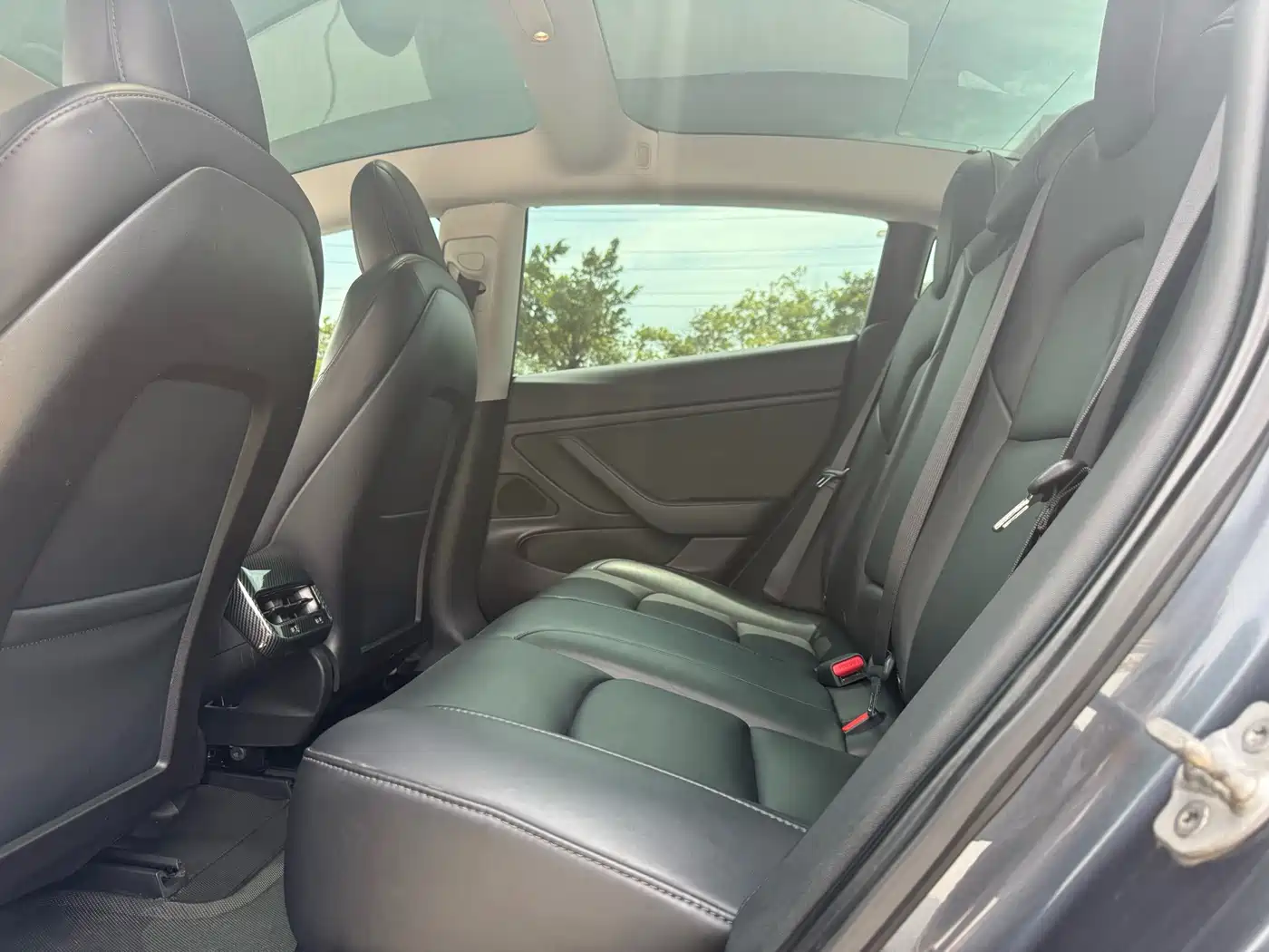 Tesla Model 3 (Import) 2019 2019 Long Range RWD Version