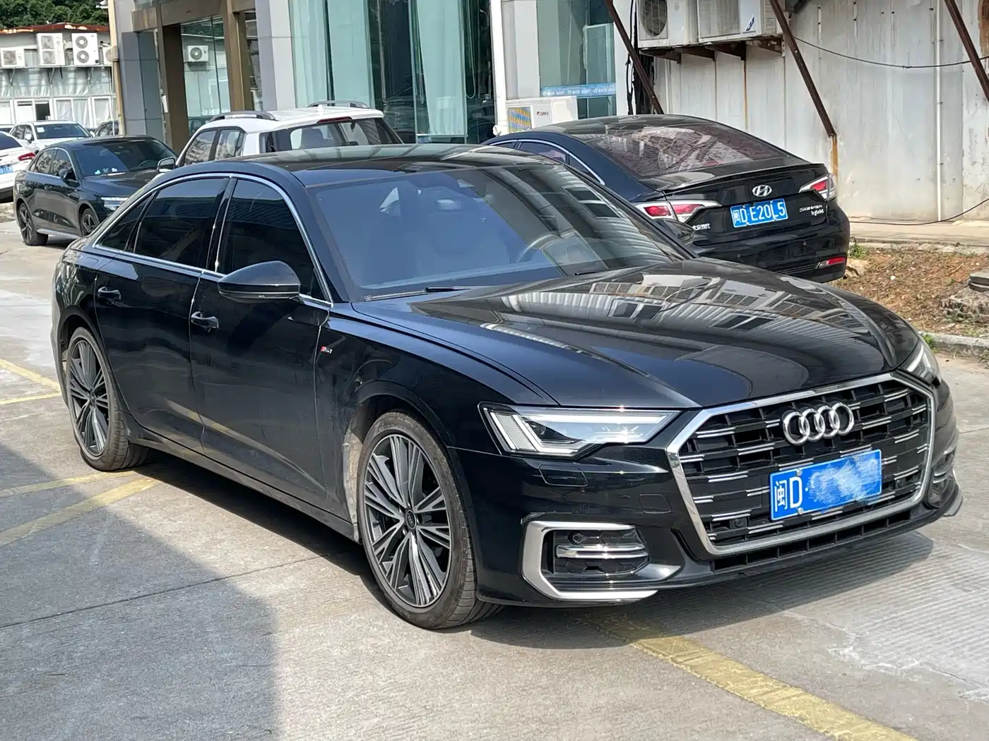 Audi A6L 2023 40 TFSI Luxury Dynamic фото 3
