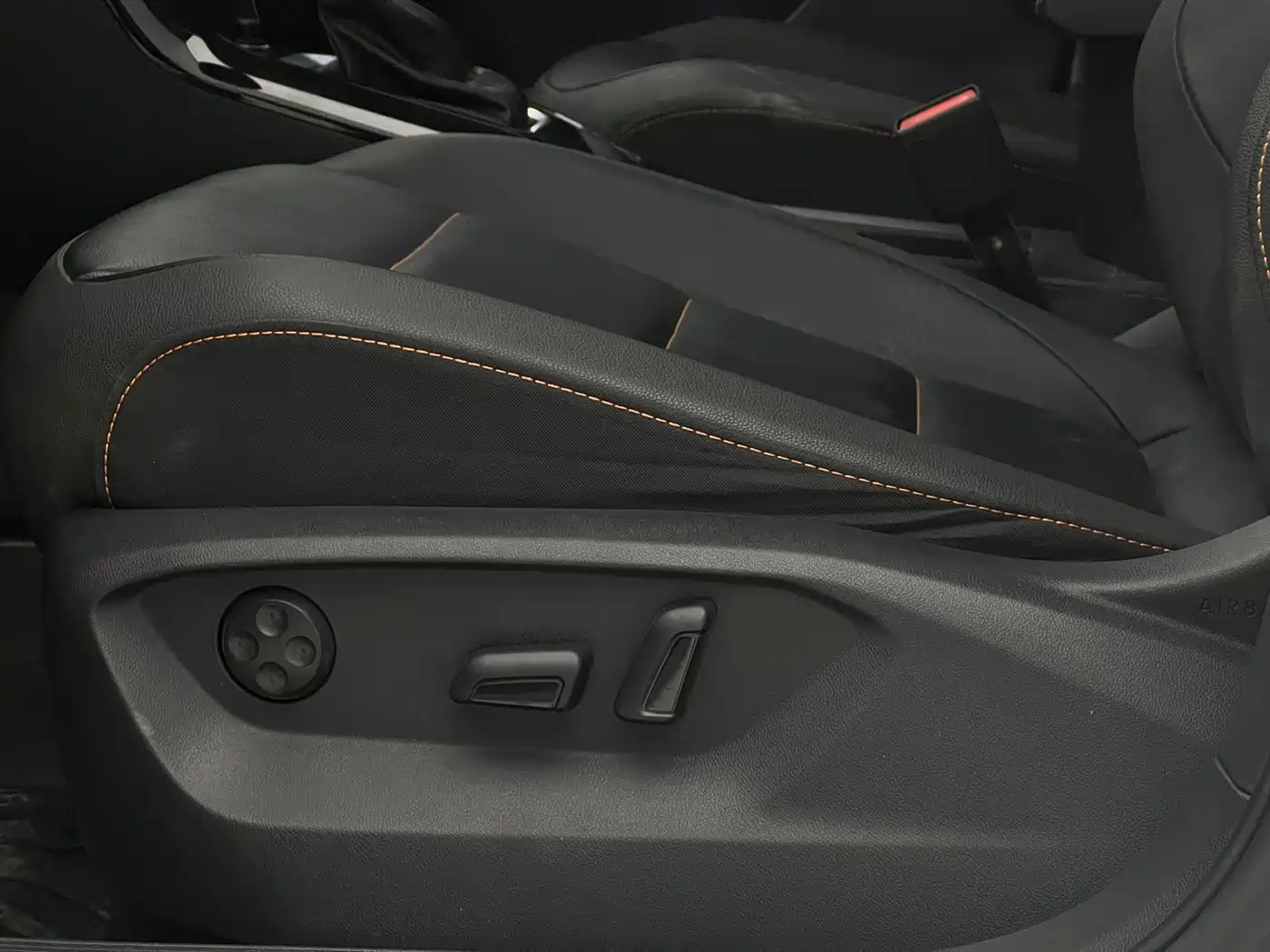 VOLKSWAGEN T ROC EXPLORING SONGS