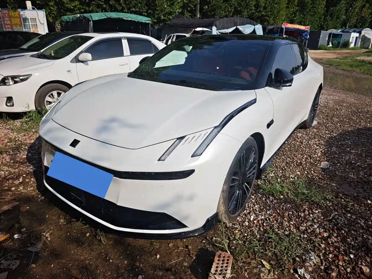 Lynk & Co 10 EM-P, 2025 год