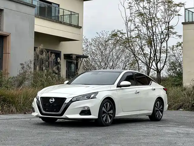 NISSAN TEANA