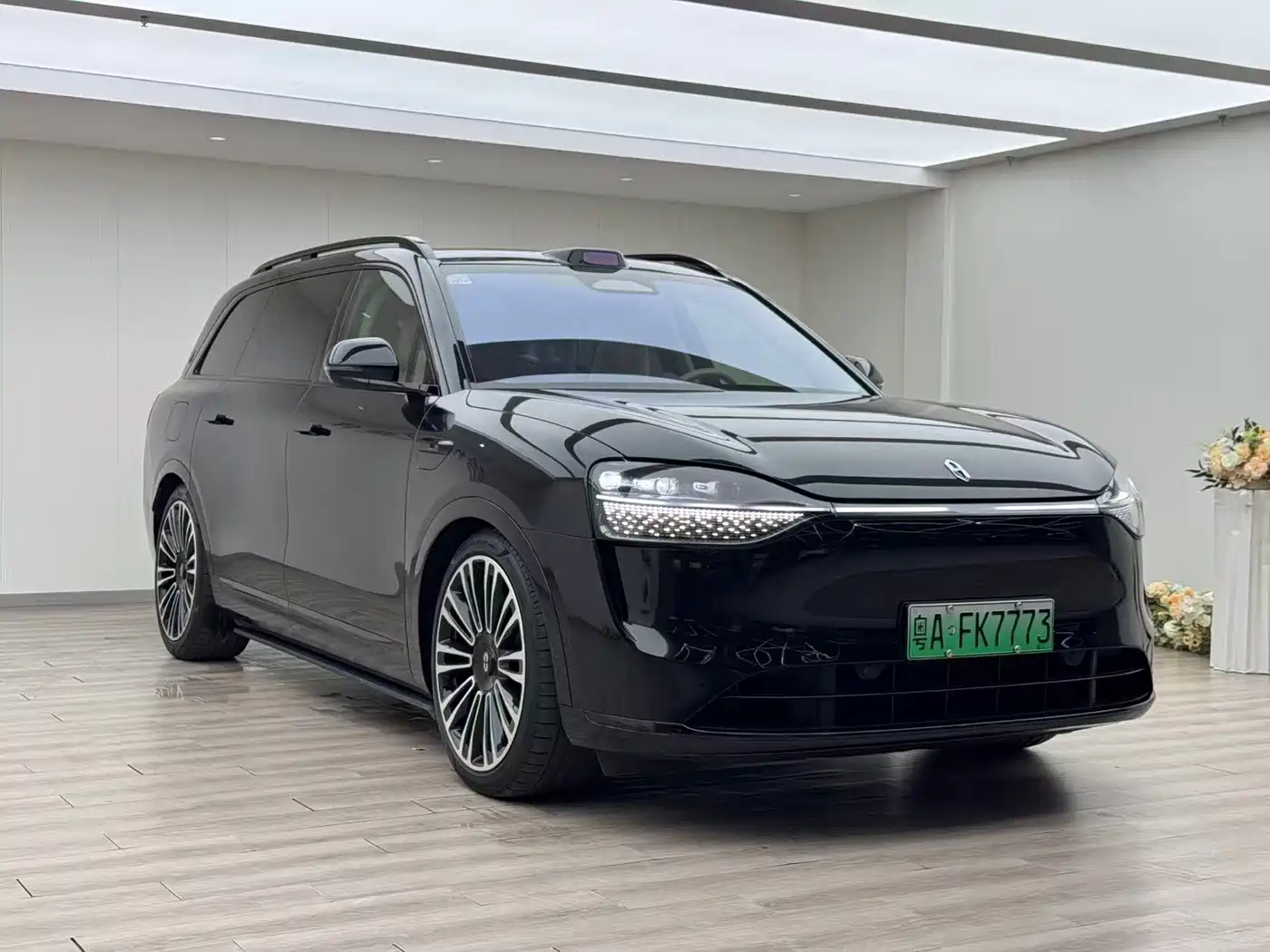 AITO Wenjie AITO M9 2024 Range Extender Ultra 52kWh 6-seater фото 3