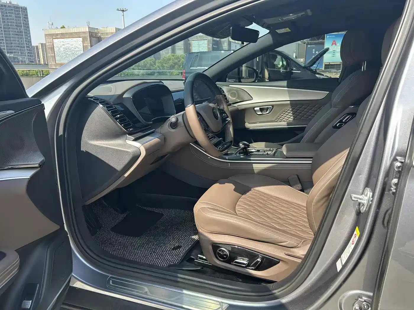 BYD Han 2022 DM-i 121KM Premium фото 8