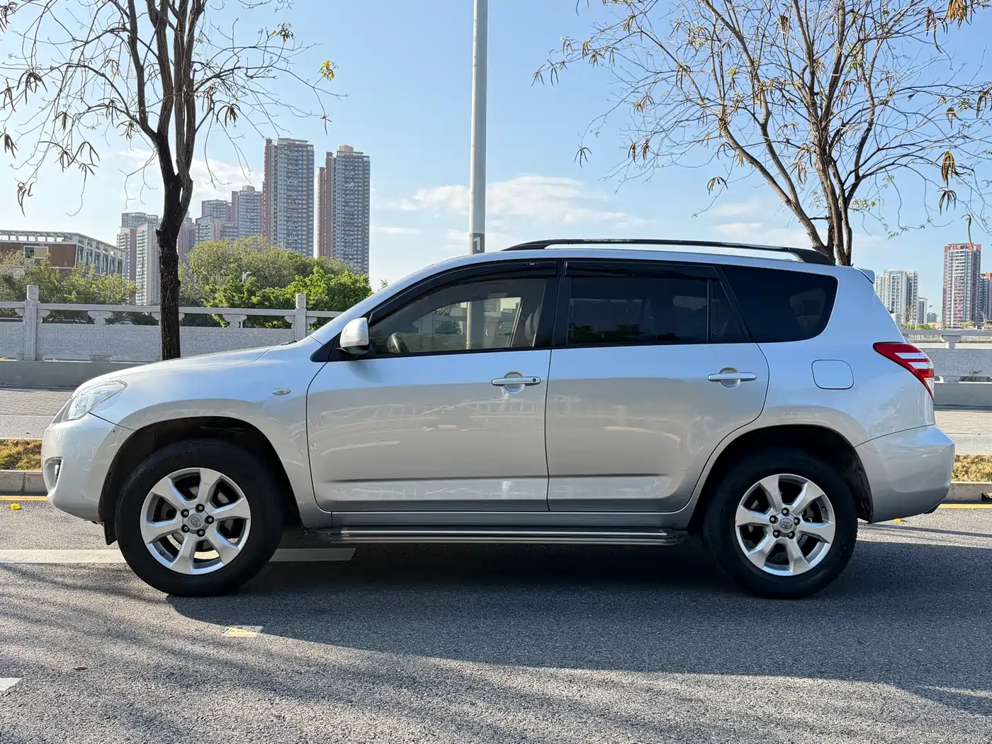 Toyota RAV4 Rongfang 2013 Special Edition 2.0L Auto Classic фото 4