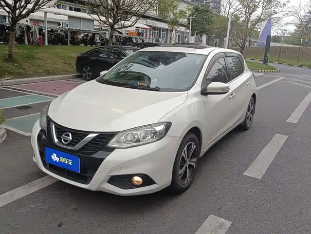 NISSAN TIIDA