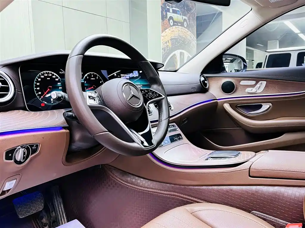 MERCEDES-BENZ E-CLASS