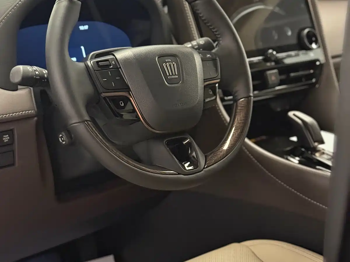 Toyota Vellfire 2024 Crown Hybrid 2.5L Premium Edition фото 5