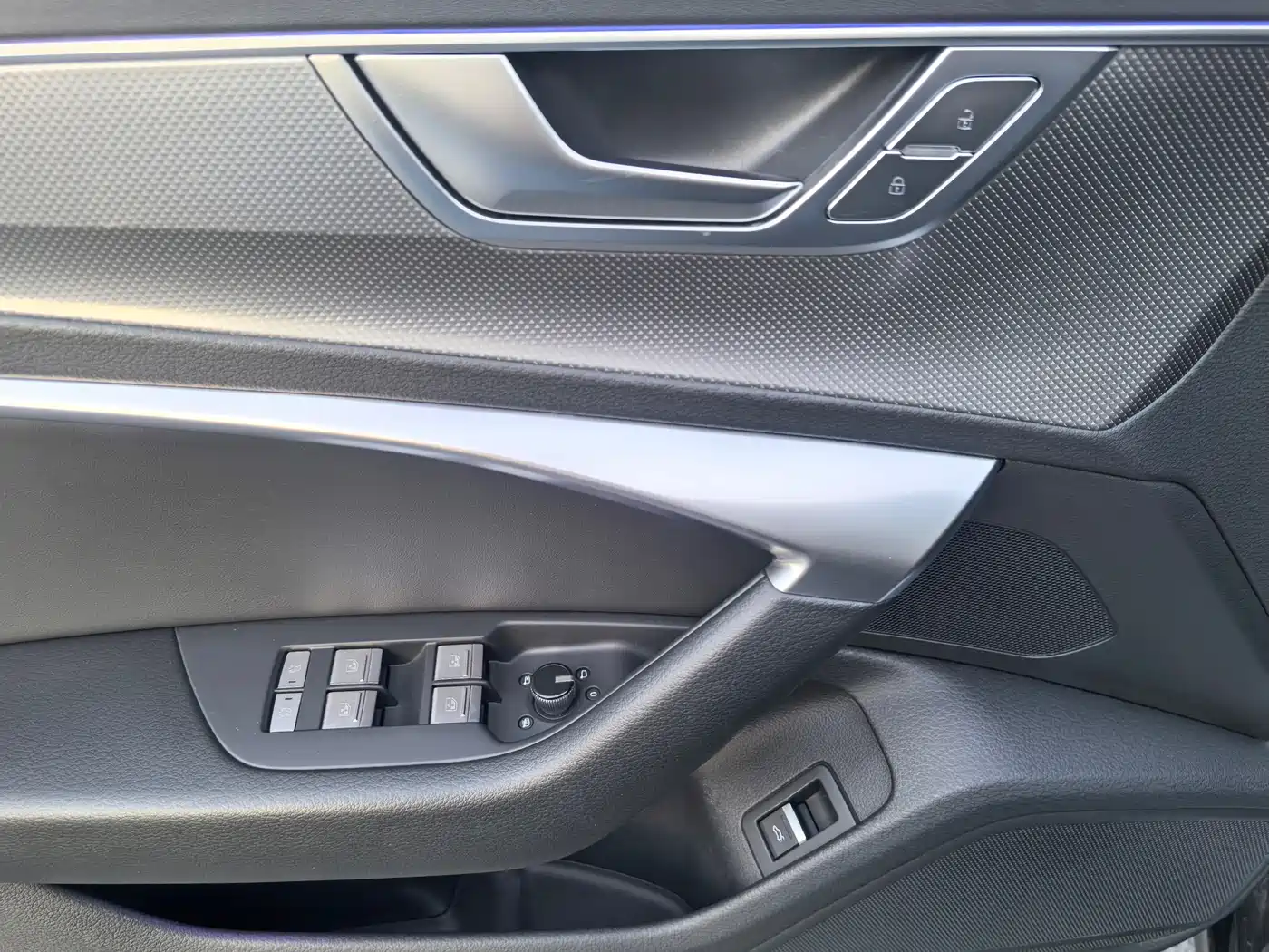 Audi A6L 2023 40 TFSI Luxury Elegance фото 17